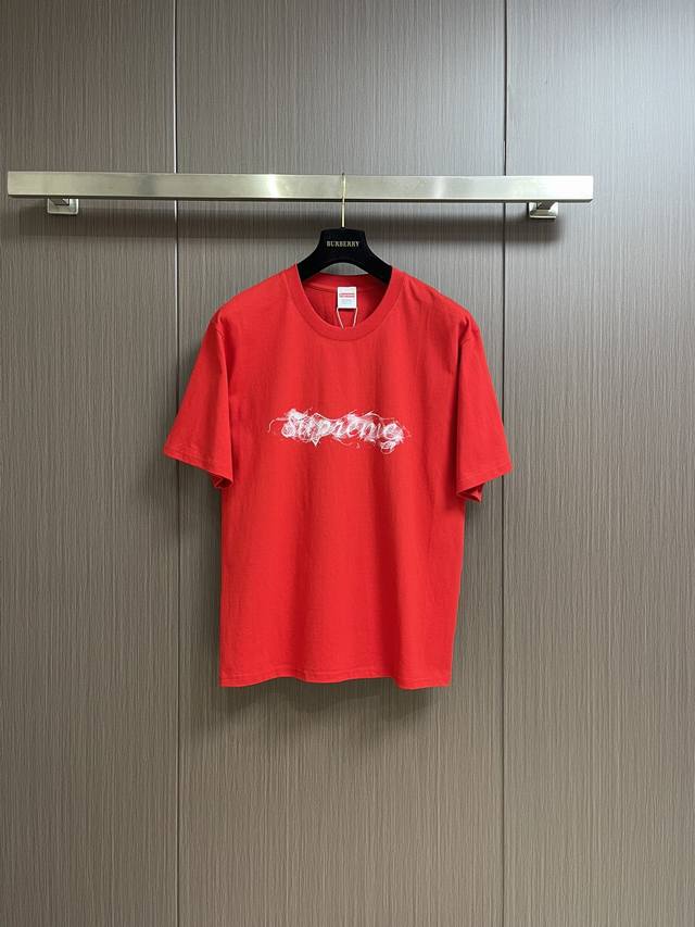 supreme 2024fw smoke tee 烟雾logo短袖T恤，面料全都订织定染280g克重100％棉 圆筒布 圆筒布就是用圆筒织布机织出的针织布，机针