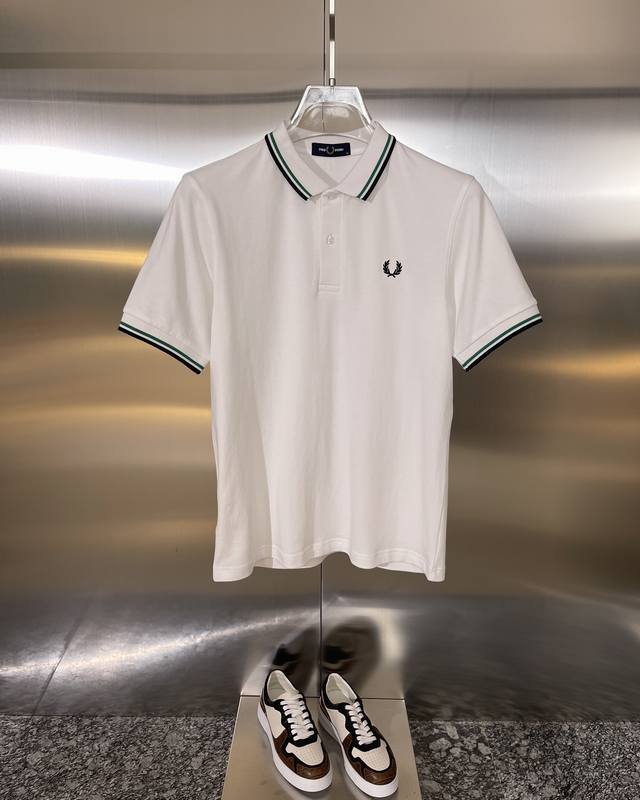 Fred Perry polo 衫 基础修身版型 经典刺绣稻穗图案 纯棉珠地面料 爽滑透气 上身质感超好 撞色条纹螺纹设计 青春显活力 重返少年时代 休闲 商务