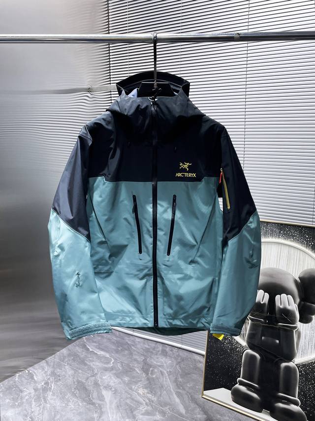 七代冲锋衣 顶级全溢胶版本 Arcteryx 始祖鸟 Alpha系列 Sv 第7代 GORE-TEX Pro 刺绣Logo图案休闲运动连帽拉链硬壳冲锋衣 GOR