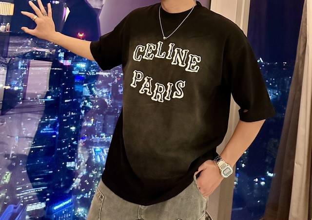 CELINE 2024春夏款 官网同步 面料采用纯棉精梳棉面料，上身版型超正！日常百搭，衣橱必备单品！ 尺码 M-3XL