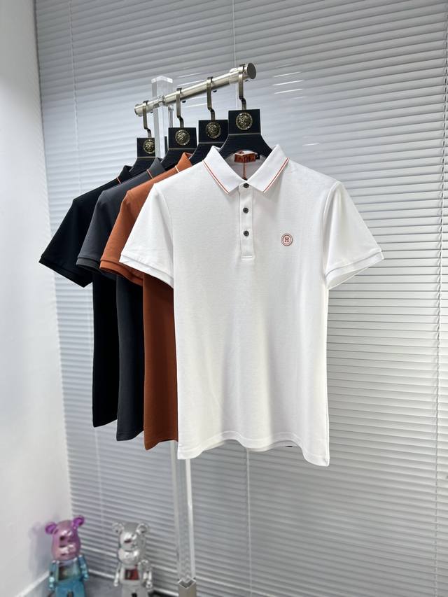 Herm*爱马仕 ss24夏季新款翻领POLO衫 雍容华贵的品牌风格，客供进口面料，手感丝滑细腻有光泽， 做出来的衬衫也是版型垂顺挺括，并且还抗皱抗起球，贴身穿