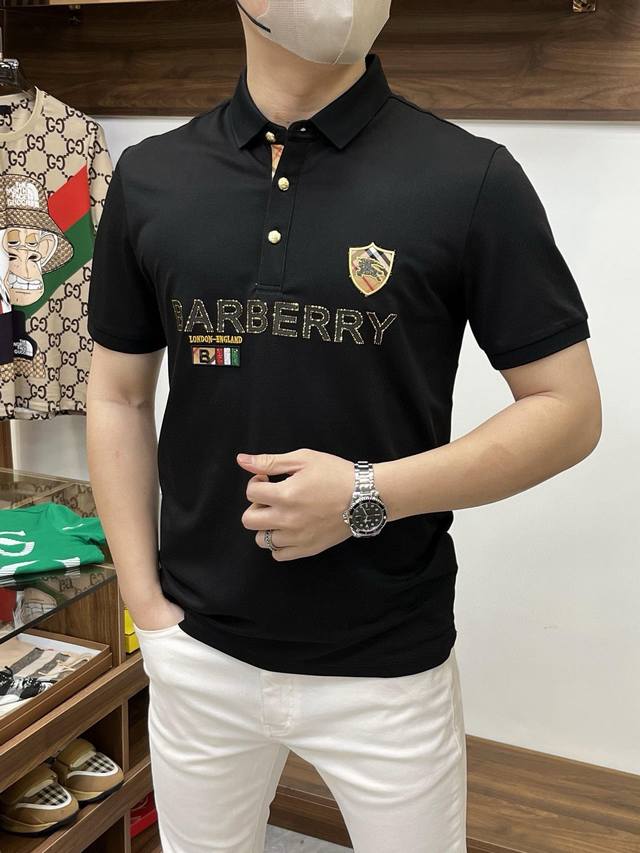 BURBERRY 巴宝莉- 1954ss夏季专柜时尚大爆款翻领T恤，休闲时尚外穿 内搭必备款，舒适好看上身可见 定制进口高端丝光面料，手感细腻丝滑，贴身舒适不扎