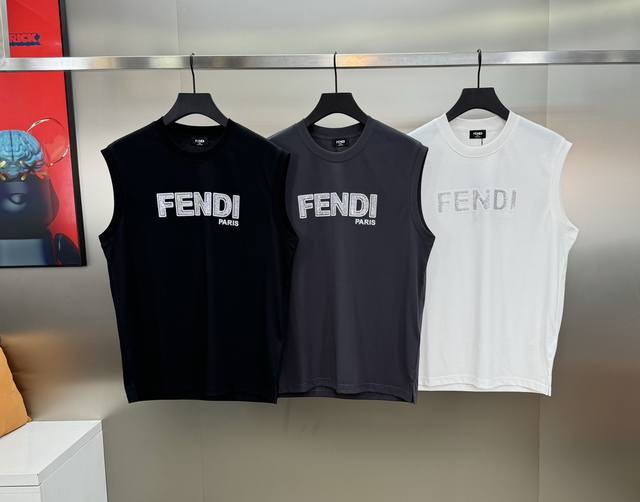 FEND*I芬-迪23S夏季情侣多色帅帅马甲背心！新款推荐～无袖背心.......棉质饱满柔软亲肤，无身材顾虑 此种设计的舒适感是无与伦比！胸前双层工艺设计前后