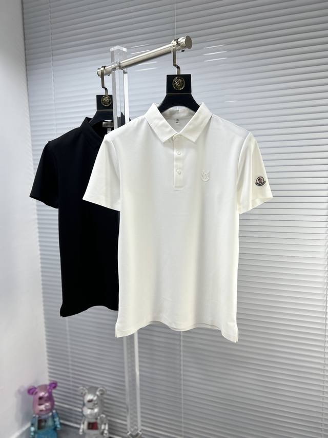 Monc*蒙口 ss24夏季新款翻领POLO衫 雍容华贵的品牌风格，客供进口面料，手感丝滑细腻有光泽， 做出来的衬衫也是版型垂顺挺括，并且还抗皱抗起球，贴身穿着