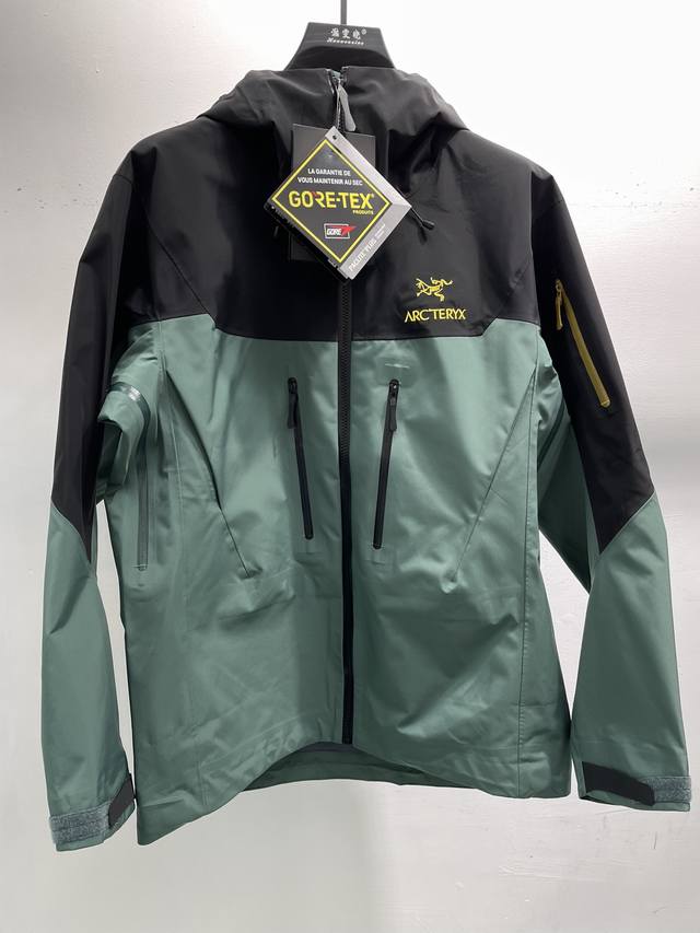 Arcteryx始祖鸟 Alpha系列 Sv 第7代 GORE-TEX Pro 刺绣Logo图案休闲运动连帽拉链硬壳冲锋衣 24新品 Arcteryx始祖鸟 A