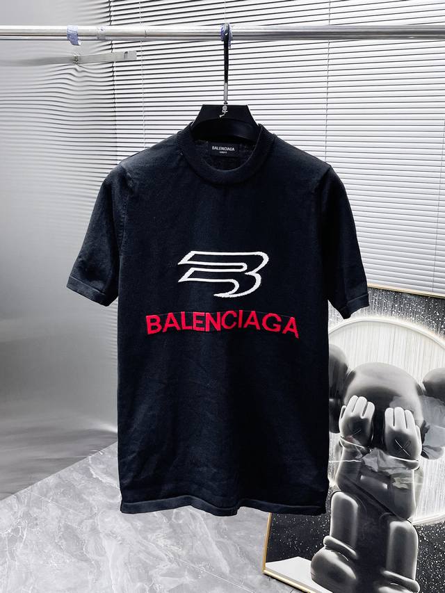 巴黎世家 Balenciaga 顶级版本 2024ss新款 圆领 短袖 针织 打底衫，高端版本！专柜定制面料 透气舒适度高，细节无可挑剔，品牌元素设计理念，体现