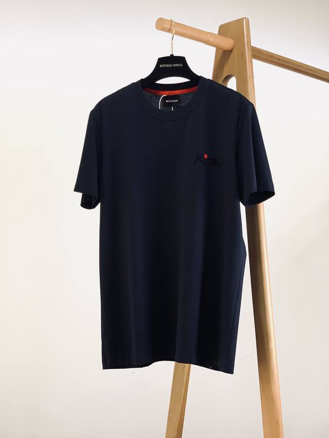 Kiton 基督恩 2024SS春夏新品 意大利顶级西装品牌，冰感爽滑~弹力垂顺纯色圆领短袖T恤 一个来自那不勒斯的品牌，被称为“意大利男装三巨头之一”因为工艺