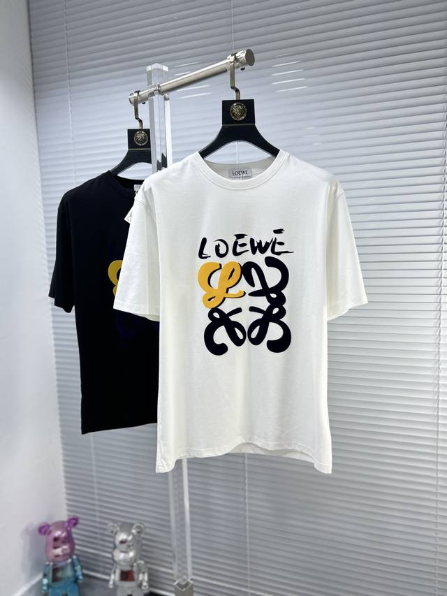 Loew*罗意威 ss24夏季新款短袖T恤 顶级冰丝棉 高端图案logo，帅气时尚，简约百搭款。面料棉 不仅挺括，保持潮流的廓形，又穿着舒适，纱织更细腻 码数：