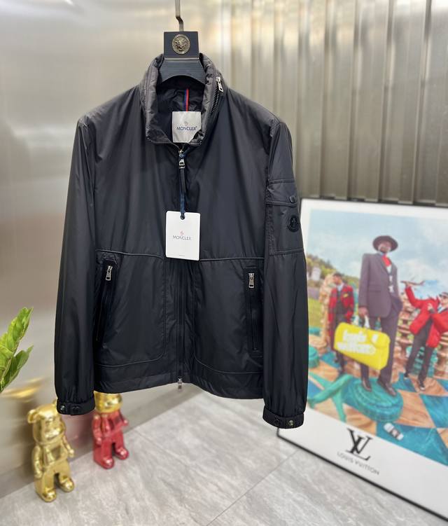 Moncler 蒙口 2025年秋冬新品上新 三标齐全 内里加薄棉款 夹克外套 好货不用过多介绍 看细节 专柜码数：M-XXXL 175 140建议L