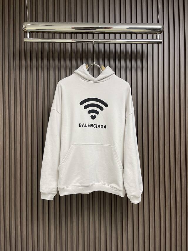 Balenciaga 巴黎世家wifi连帽卫衣 定织定染纯棉料复古400克双股纯棉毛圈面料，运用34寸18针进口大圆机织造，内附硅油使面料达到穿身光滑的感觉，定