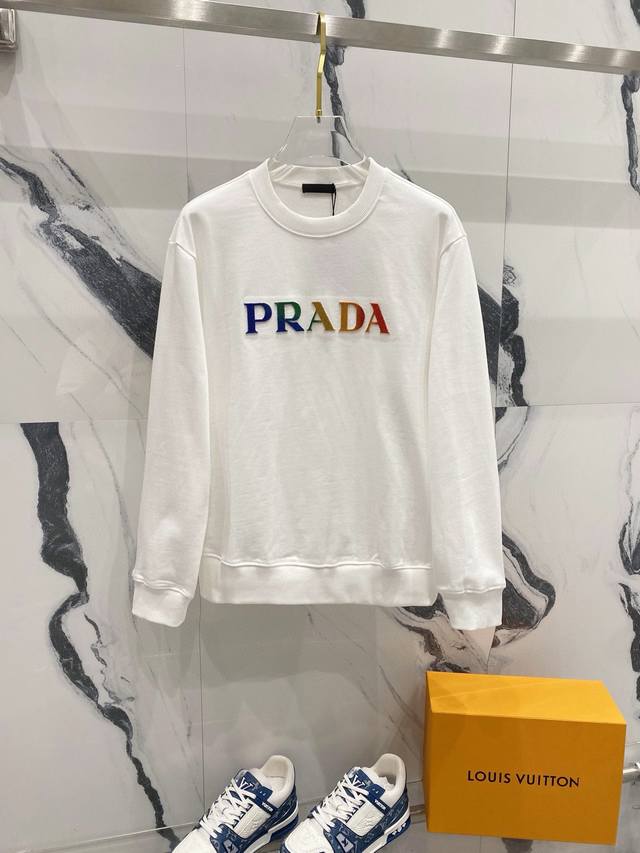 FFF款号：L655 新款上新！ 高品质 PRADA 普拉达 2024ss最新款 圆领卫衣 高版本 面料#450G厚克重纯棉 定制定染 螺纹领口不易变形 手感非