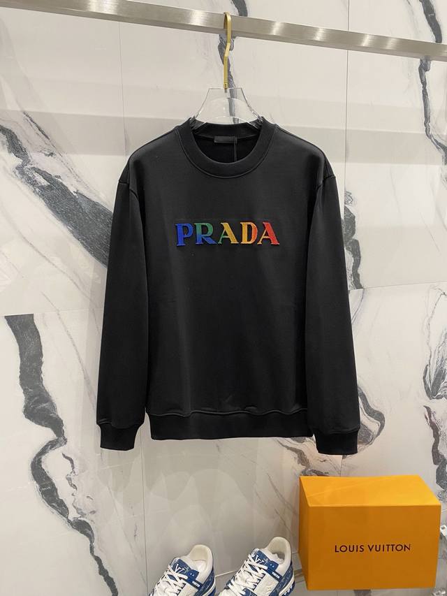 FFF款号：L655 新款上新！ 高品质 PRADA 普拉达 2024ss最新款 圆领卫衣 高版本 面料#450G厚克重纯棉 定制定染 螺纹领口不易变形 手感非