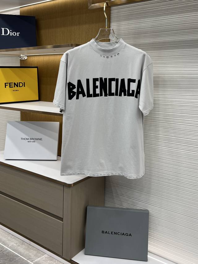 码数S-xL。BALENCI***新款比特币印花短袖 面料定制16s单纱精梳棉平纹布.克重230G. 配套新款1*1十字格纹织法罗纹. Y版订染大货面料颜色罗纹