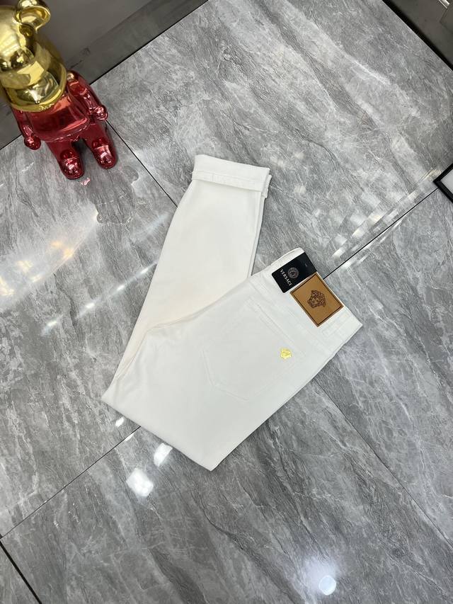 Versace 范思哲 2025春夏新品 三标齐全 牛仔裤 好货不用过多介绍 看细节 专柜码数：29-38 175 140上身32码