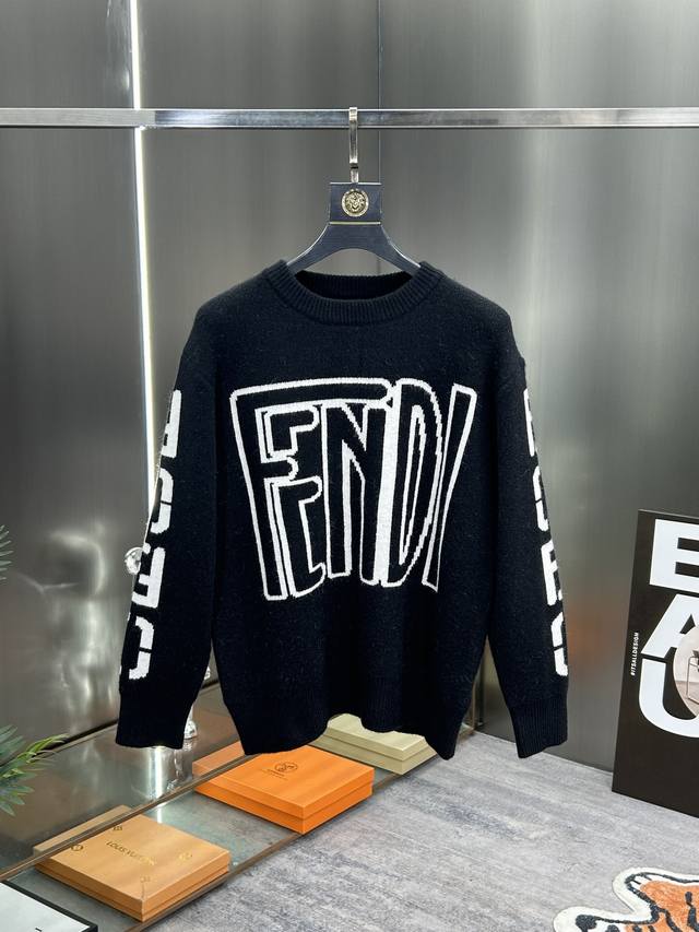 FENDI 芬迪 2024秋冬新品提花毛衣！男女同款！此款采用百分之百16支运用进口5针织机做全件单边，分码排花型保证每件花型一致，专业加柔羊毛混纺洗水，手感柔