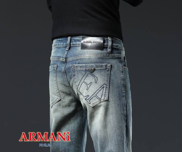 秋冬新款 Armani 阿玛尼 男装牛仔裤！复古爆款系列经典款 面料最高度还原原生牛仔感！超有质感的一款牛仔裤！弹力纤维面料原版定制五金配件！修身小直脚版型百搭