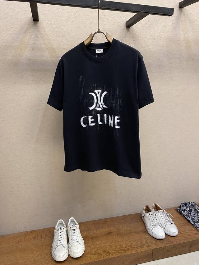 Celine、赛* 手绘涂鸦logo字母半袖T恤 重磅纯棉洗水工艺OS宽松版半袖T恤 洗涤方式：反面包裹洗衣袋冷水快速机洗！！不得浸泡 温热水洗涤！ 尺码：S-