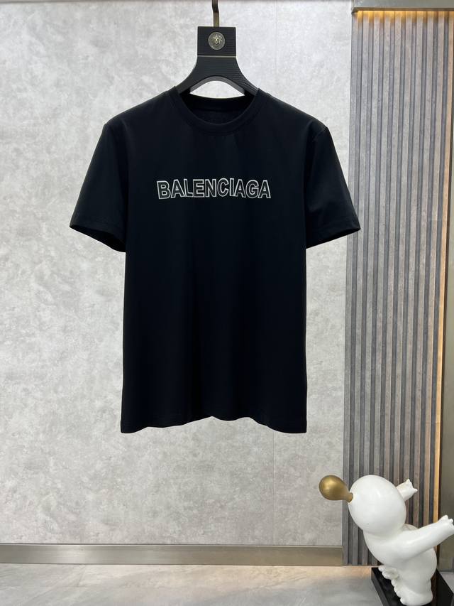 Balenciaga 巴黎世家 春夏休闲商务刺绣logo短袖T恤，采用优质面料 进口工艺，边角规整光滑细腻有立体感，不变一如既往的辨识度，高密度双纱丝光棉！配色