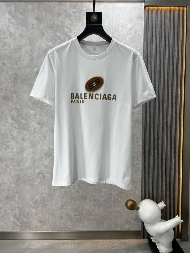 Balenciaga 巴黎世家 春夏休闲商务logo短袖T恤，采用优质面料 进口工艺，边角规整光滑细腻有立体感，不变一如既往的辨识度，高密度双纱丝光棉！配色就不