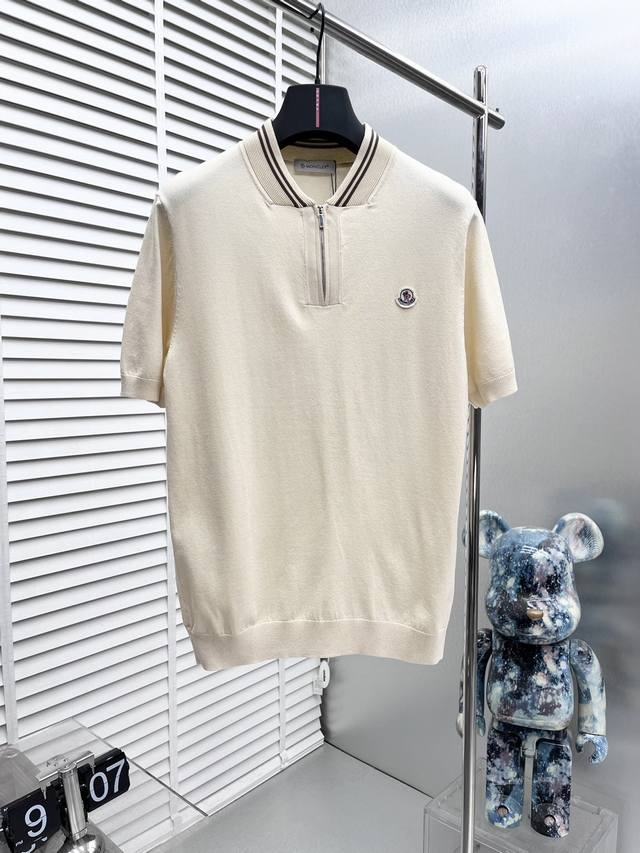 Moncler* 24ss新款针织短袖，超经典设计，简约没有任何多余累赘感，衣橱不可缺少的一件百搭单品，采用优质羊毛制作而成，穿身上超级舒适，前卫又实穿，精致完