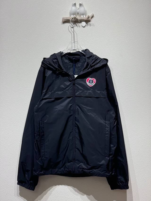 Moncler 蒙口 情人节限定连帽夹克外套 码数：1.2.3.4码