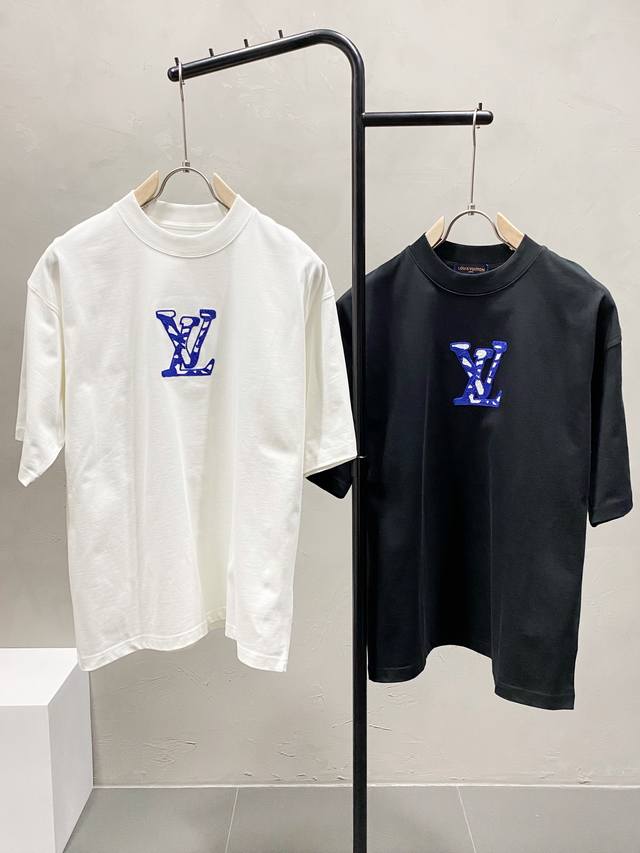 Louis Vuitton 路易威登 Lv驴牌 独家专供新款原单男士休闲短袖 高端定制 高版本 时尚百搭爆款进口面料 手感超柔软细腻 穿着亲肤舒适 高端精品 代