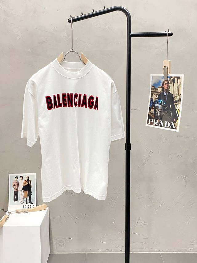 Balenciaga巴黎世家独家专供新款原单男士休闲短袖 高端定制 高版本 时尚百搭爆款进口面料 手感超柔软细腻 穿着亲肤舒适 高端精品 代工厂精细做工 上身非