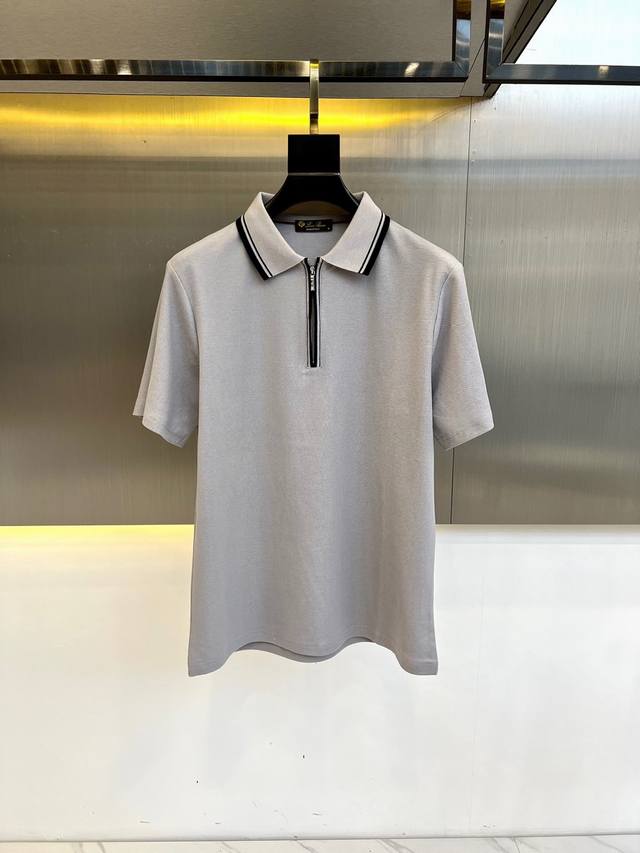 Loro Piana、2024SS春夏新款男士商务休闲半拉链翻领短袖Polo衫！选用客供进口定织液氨天丝棉材质，比普通针织布更透气、干爽及更耐洗！有非常好的透气