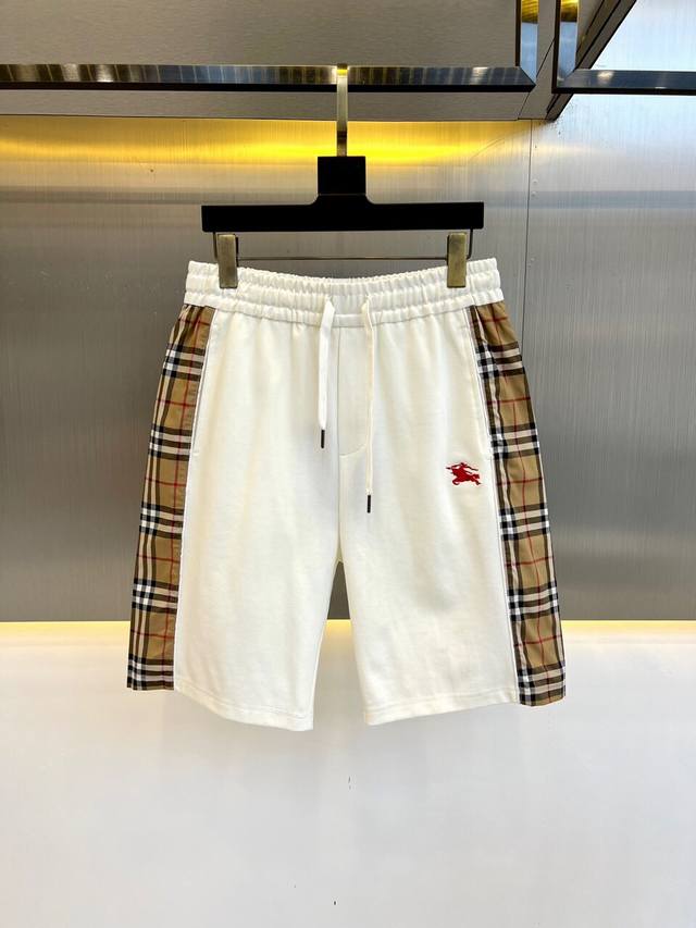 Burberry巴宝莉、2024新品发售Vintage Check拼接短裤，全新设计的品牌元素，同时在工艺制作上也是全新的创作灵感，无疑让这款百搭的短裤逼格更高