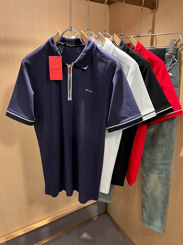 Kiton 2024春夏新款Polo衫，采用进口专属珠地棉面料！！简单LOGO标识压胶设计！代表品牌形象 简洁舒适的款式，线条感粗细均匀饱满，精致细腻，上身高端