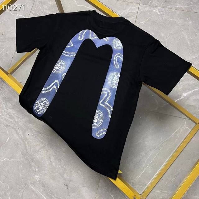 海鸥家花大m印花短袖t桖 货号7088 尺码 m l xl xxl 背面印有家花大m图案，正面可见经典海鸥图案，搭配宽版卫衣，更显时尚。 合身版型 家花图案 商 - 点击图像关闭