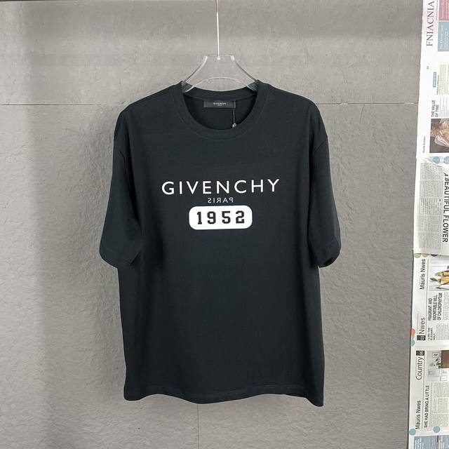 款号：C75 givenchy]纪梵希24ss字母圆领短袖t恤 采用32支双纱260g重面料，对色定染面料，潮流感十足，采用细致纱网材质做网板，定染面料，宽松版