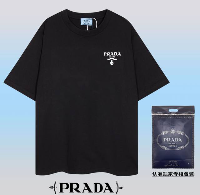 高品质PRADA~普拉达 2024春夏新款短袖，采用双坎肩做法，双坎肩做法，双坎肩做法使整件衣服更加有立体感觉，不是普通T恤所能达到的工种， 前幅图案采用高端数