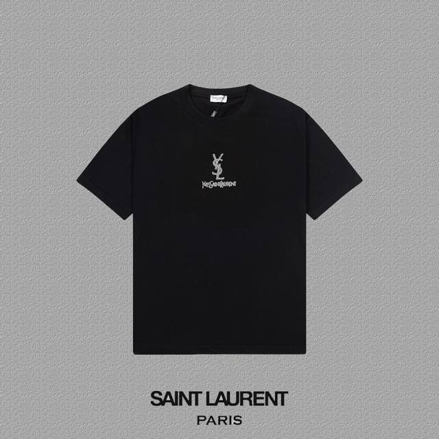 YSL 圣罗兰] 2024FW短袖T恤 经典款刺绣字母 高端32s双纱260克面料 重磅面料 定制拉架罗纹同缸同染 三标齐全 男女同款 颜色：黑色 白色 尺码：