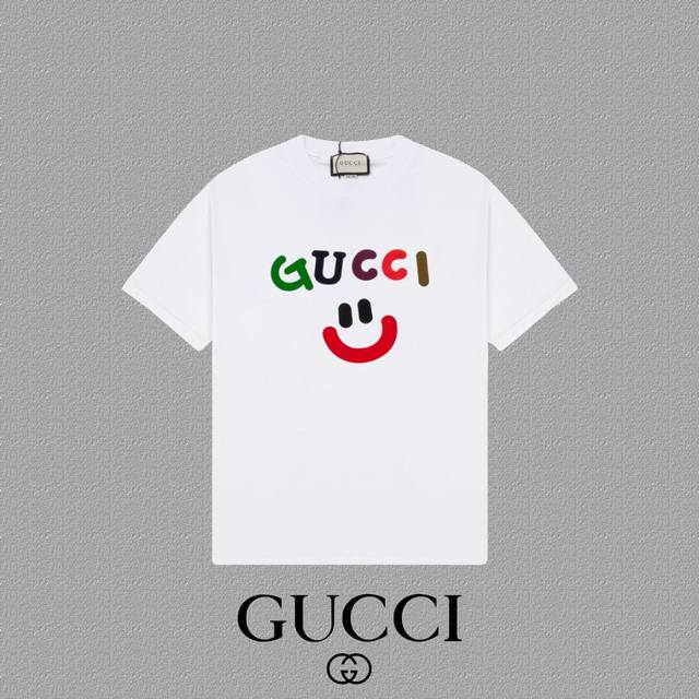 Gucci 古奇] 2024FW短袖T恤 笑脸植绒LOGO印花 高端32s双纱260克面料 重磅面料 定制拉架罗纹同缸同染 三标齐全 男女同款 颜色：黑色 白色 - 点击图像关闭