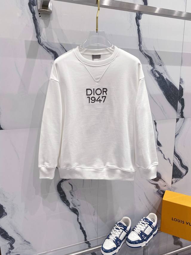 Dior 迪奥 2024秋季圆领新款卫衣 简约Dior1947万针精密刺绣字母 原版面料 官方同款 400克 同缸染面料 手感非常舒服 超级百搭好看 个性复古气