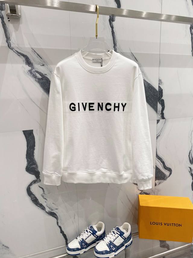 GIVENCHY 纪梵希2024秋季圆领新款卫衣 标志性前后幅刺绣字母LOGO 纯原品质 原版面料 官方同款 同缸染面料 手感非常舒服 超级百搭好看 个性复古气