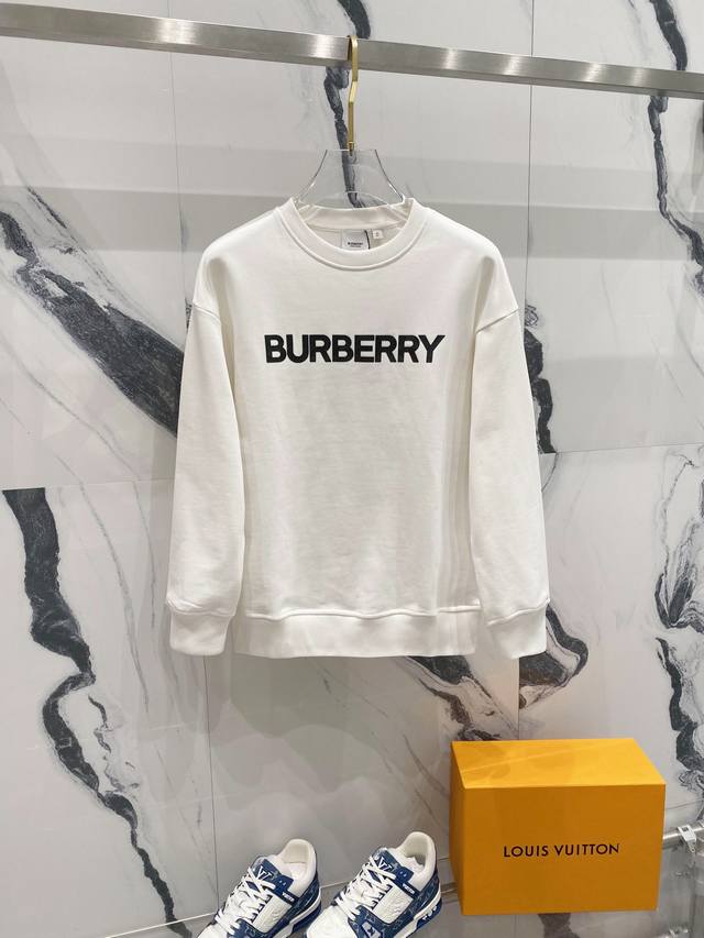 BURBERRY 巴宝莉2024秋季圆领新款卫衣 经典硅胶字母微标LOGO标识 原版面料 官方同款 400克 同缸染面料 手感非常舒服 超级百搭好看 个性复古气