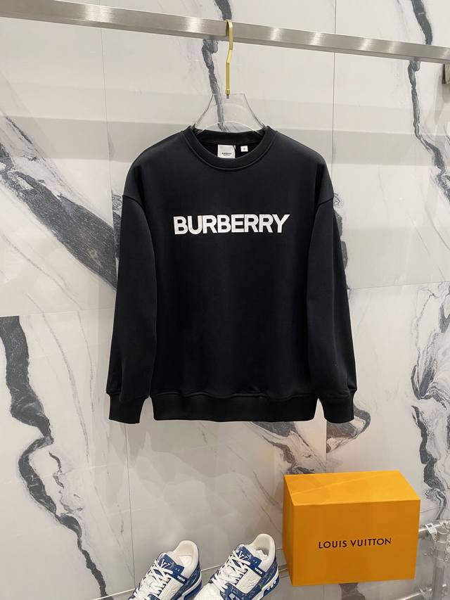 BURBERRY 巴宝莉2024秋季圆领新款卫衣 经典硅胶字母微标LOGO标识 原版面料 官方同款 400克 同缸染面料 手感非常舒服 超级百搭好看 个性复古气