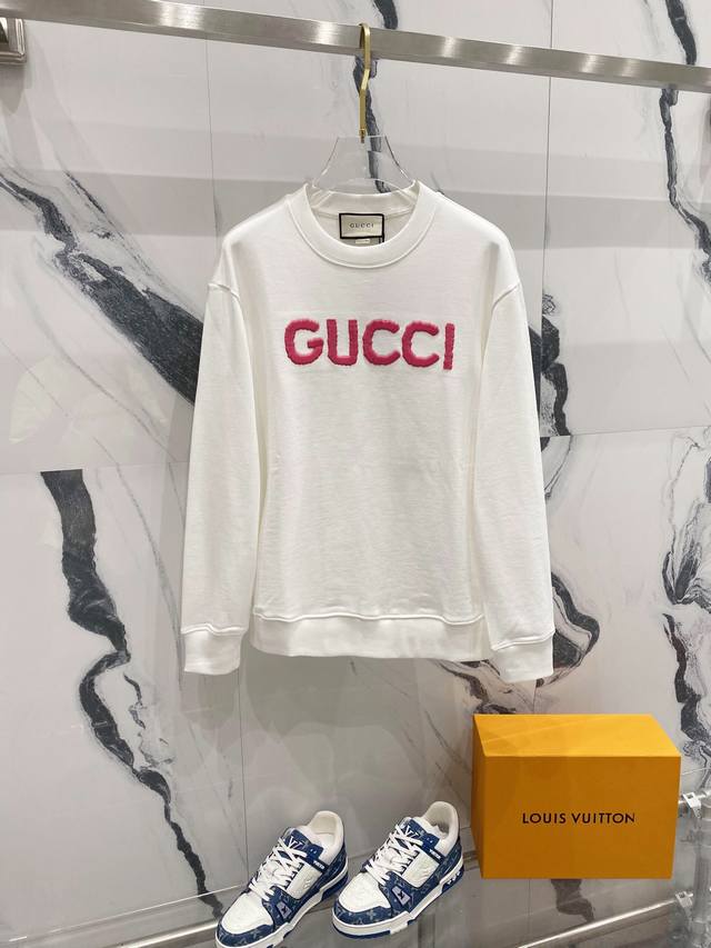 GUCCI 古驰 高品质 新款圆领卫衣 粉色字母LOGO刺绣标识 纯原品质 原版面料 官方同款 同缸染面料 手感非常舒服 超级百搭好看 个性复古气质 男女都非常