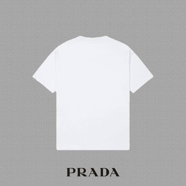 Prada 普拉达] 2024FW短袖T恤 刺绣工艺 高端32s双纱260克面料 重磅面料 定制拉架罗纹同缸同染 三标齐全 男女同款 颜色：黑色 白色 尺码：S - 点击图像关闭