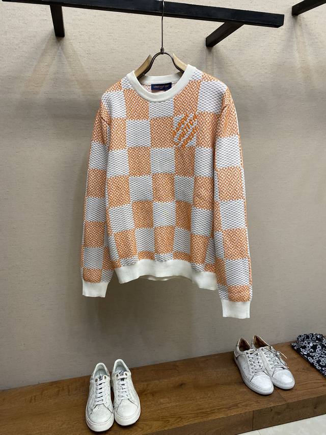 LV 2024FW 秋冬新款 飞线针织长袖圆领毛衣 进口机双面立体提花 全幅 Light Damier 提花呈现纹理效果 Marque L. Vuitton d