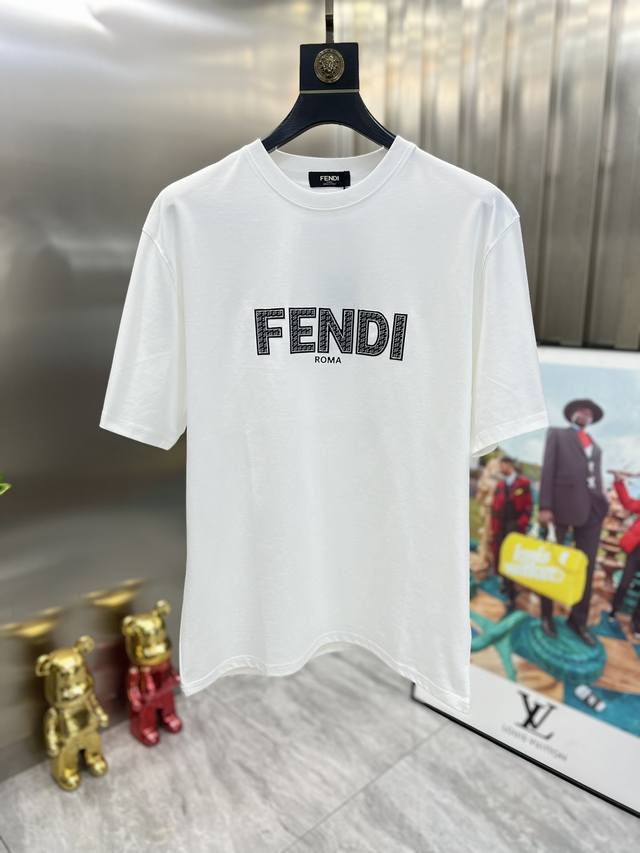 Fendi 芬迪 2024年春夏新品上新 三标齐全 圆领短袖T恤 好货不用过多介绍 看细节 专柜码数：M-XXXL 175 140建议L