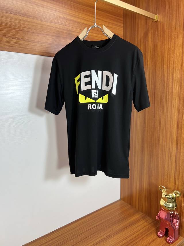 Fendi 芬迪 2024年春夏新品上新 三标齐全 圆领短袖T恤 好货不用过多介绍 看细节 专柜码数：M-XXL 175 140建议M 码数偏大