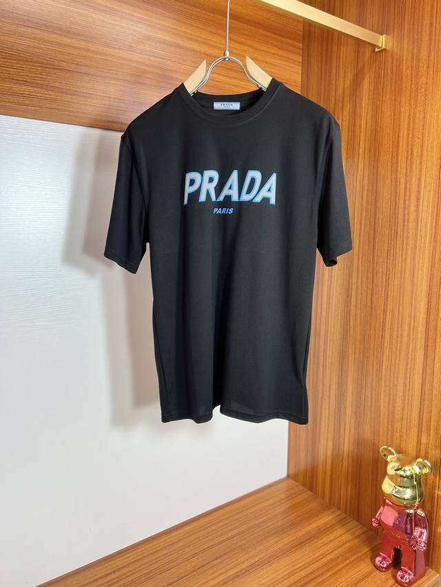 Prada 普拉达 2024年春夏新品上新 三标齐全 圆领短袖T恤 好货不用过多介绍 看细节 专柜码数：M-XXL 175 140建议M 码数偏大