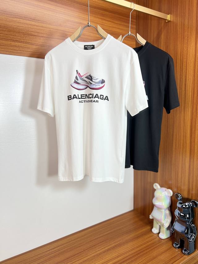 Balenciaga 巴黎世家 2024年春夏新品上新 三标齐全 圆领短袖T恤 好货不用过多介绍 看细节 专柜码数：M-XXL 175 140建议M 码数偏大