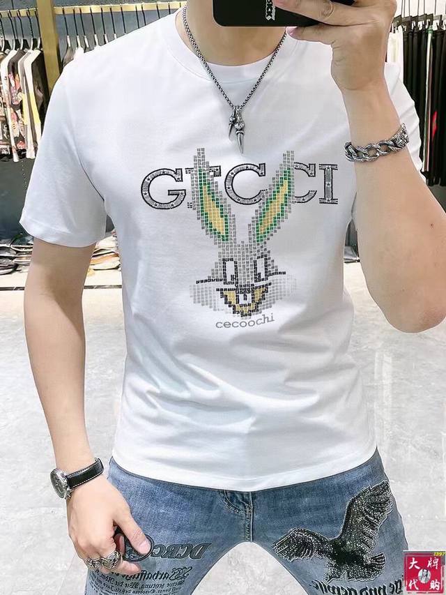 GUCCI 古奇 胖哥福音最大4XL 穿200斤 官网春夏最新款圆领时尚丝光棉短袖T恤，官网同步，专柜定制面料！贴肤舒适，丝滑透气，耐看又好穿，经典简约logo