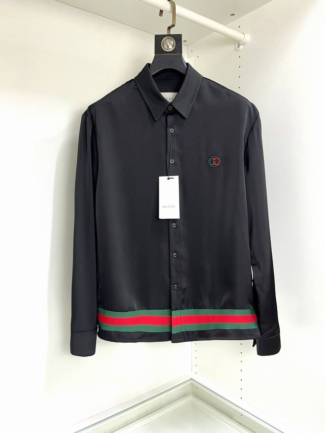 Gucci 古奇 春夏新品 ，男士商务休闲衬衫#客供进口冰丝面料，面料属性皆为上乘！舒适性与透气性完美兼备，触感体验不言而喻，奢华极致享受！细节精致出挑，品相完