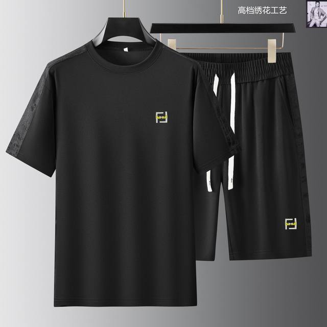 Fendi 芬迪 夏季新款短裤套装！高端面料！独家首发新品 ，官网同步米兰走秀款 实物拍摄顶级好货 173 130斤穿L 标准码数！最新顶尖官网原单，全新体验