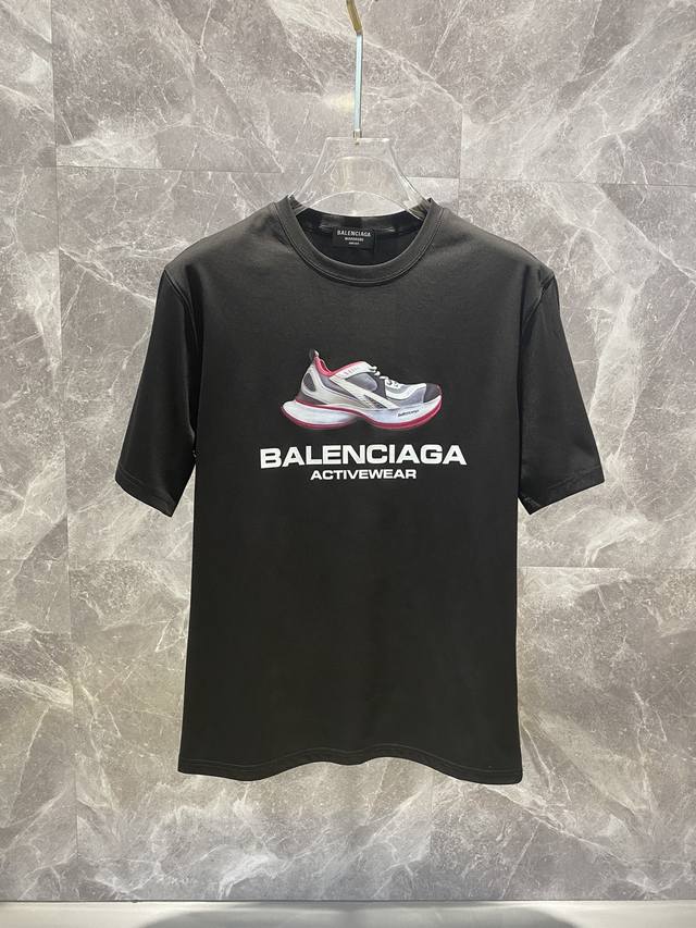 Balenciaga巴黎世家 2024ss春夏最新款短袖T恤出货啦！！ 2024新款T恤 高版本专用面料 高克重丝光面料 上身舒适不失挺阔 针脚刺绣工艺、数字印